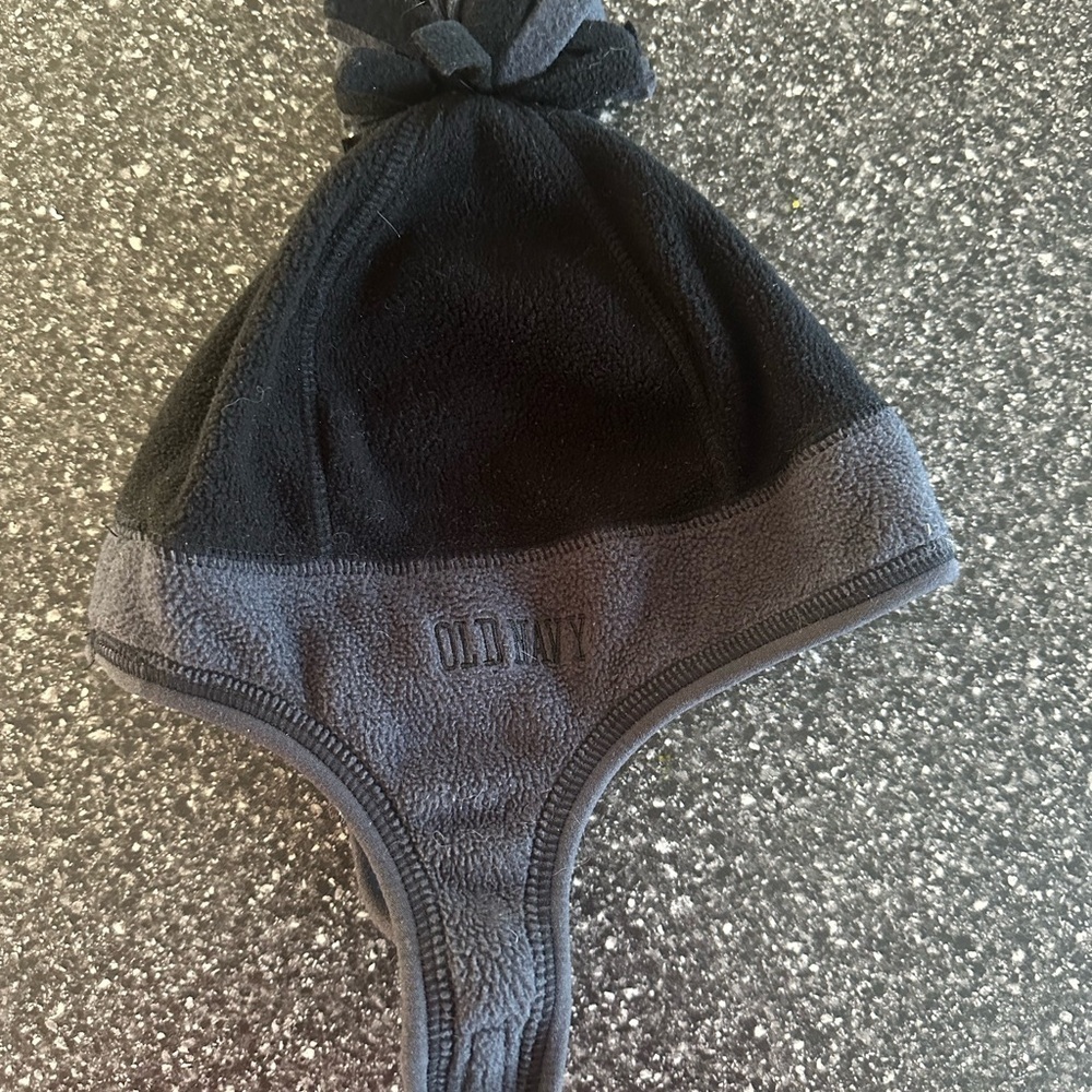 Old Navy Black and Gray Fleece Hat